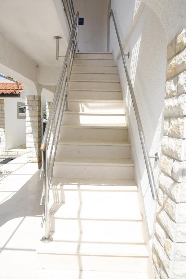 Apartments Lepur Vodice Exterior foto